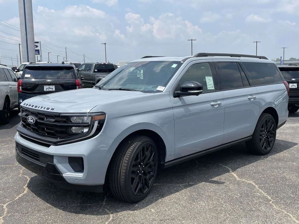 New 2027 Glacier Gray Metallic Tri-Coat Ford Platinum image 7