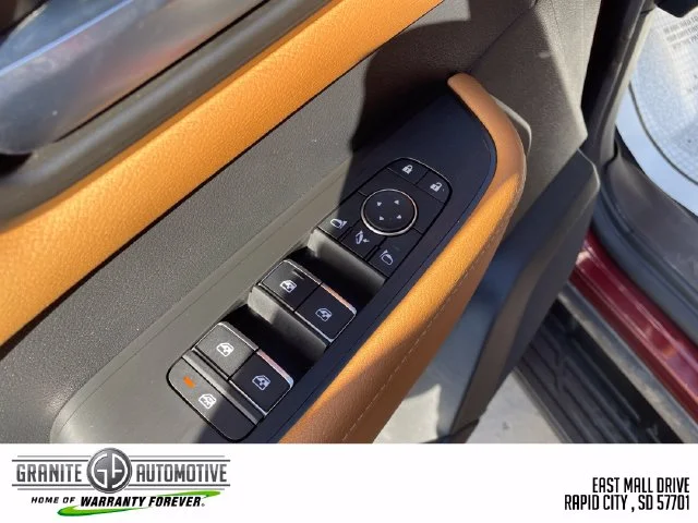 Used 2025 Red Nissan SL image 8