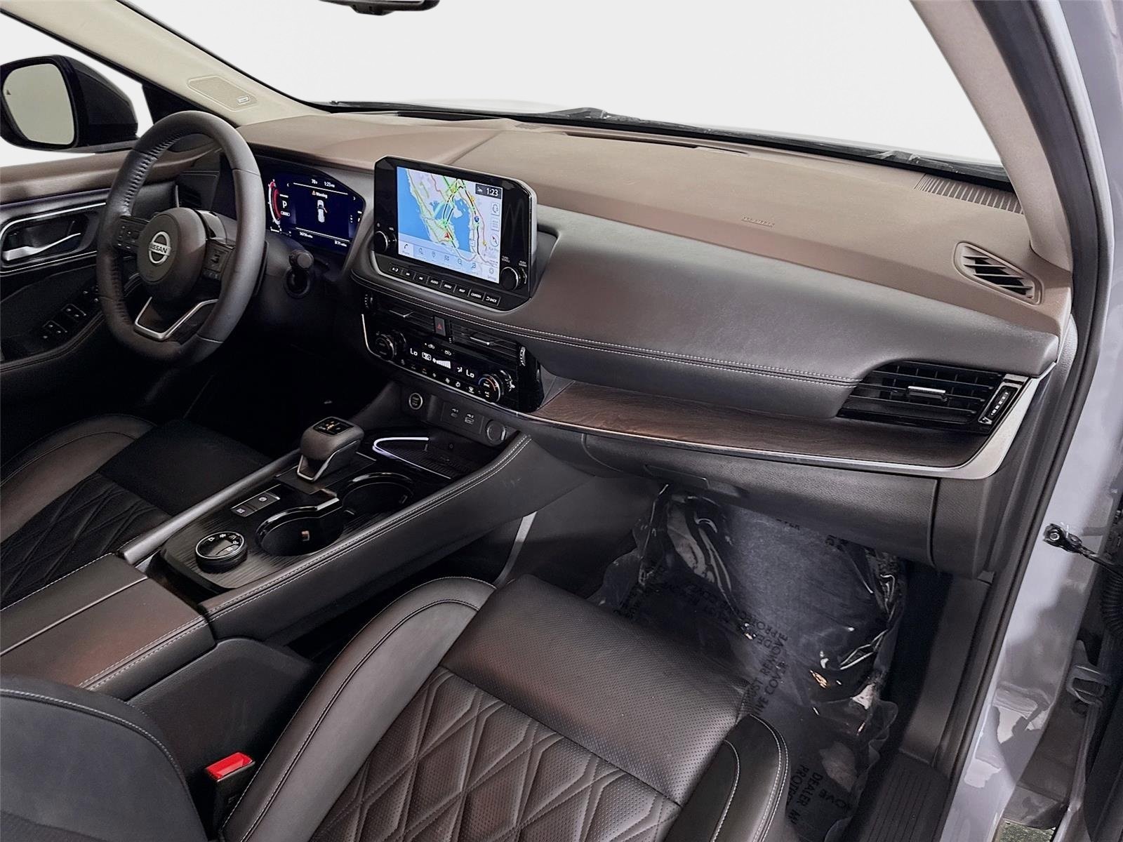 Used 2021 Boulder Gray Pearl Nissan Platinum image 30