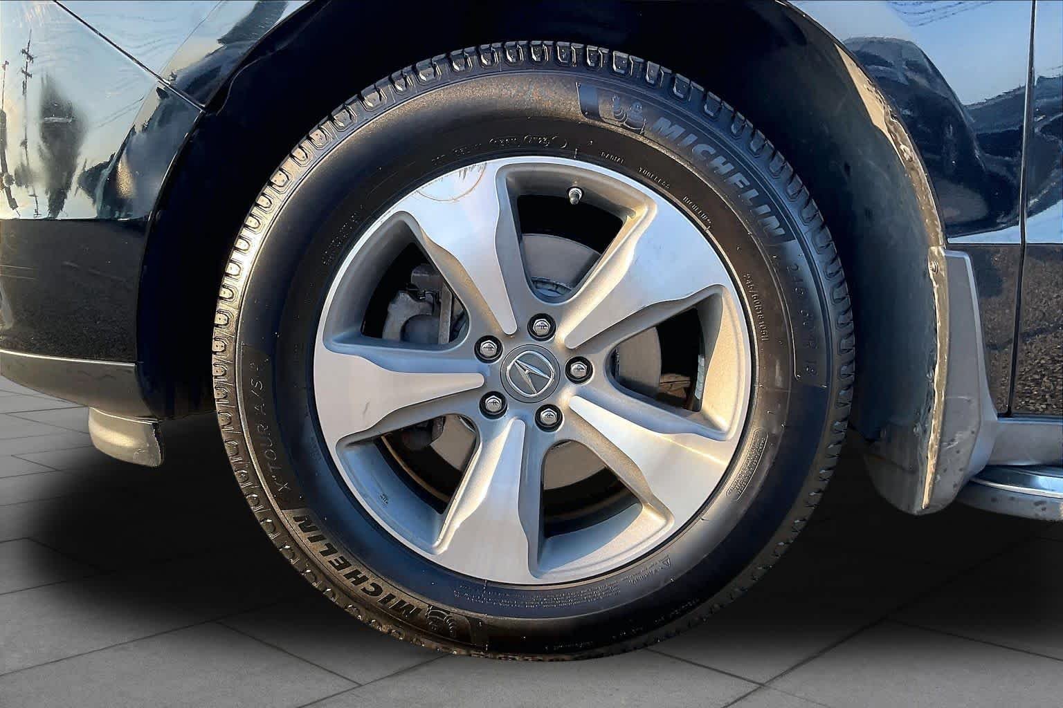 Used 2015 Crystal Black Pearl Acura  image 11