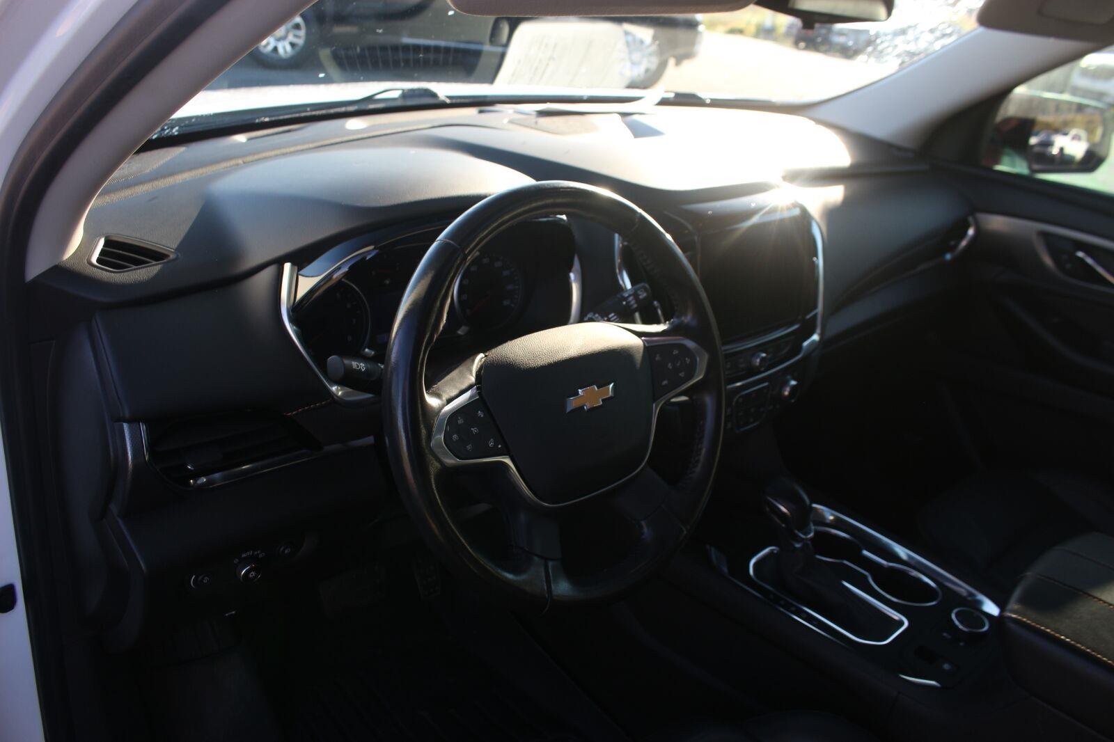 Used 2021 SUMMIT WHITE Chevrolet Premier image 17