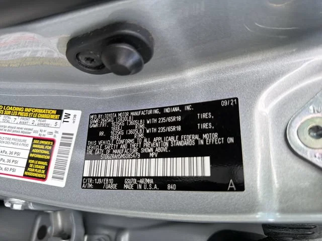 Used 2021 Silver Toyota XLE image 35
