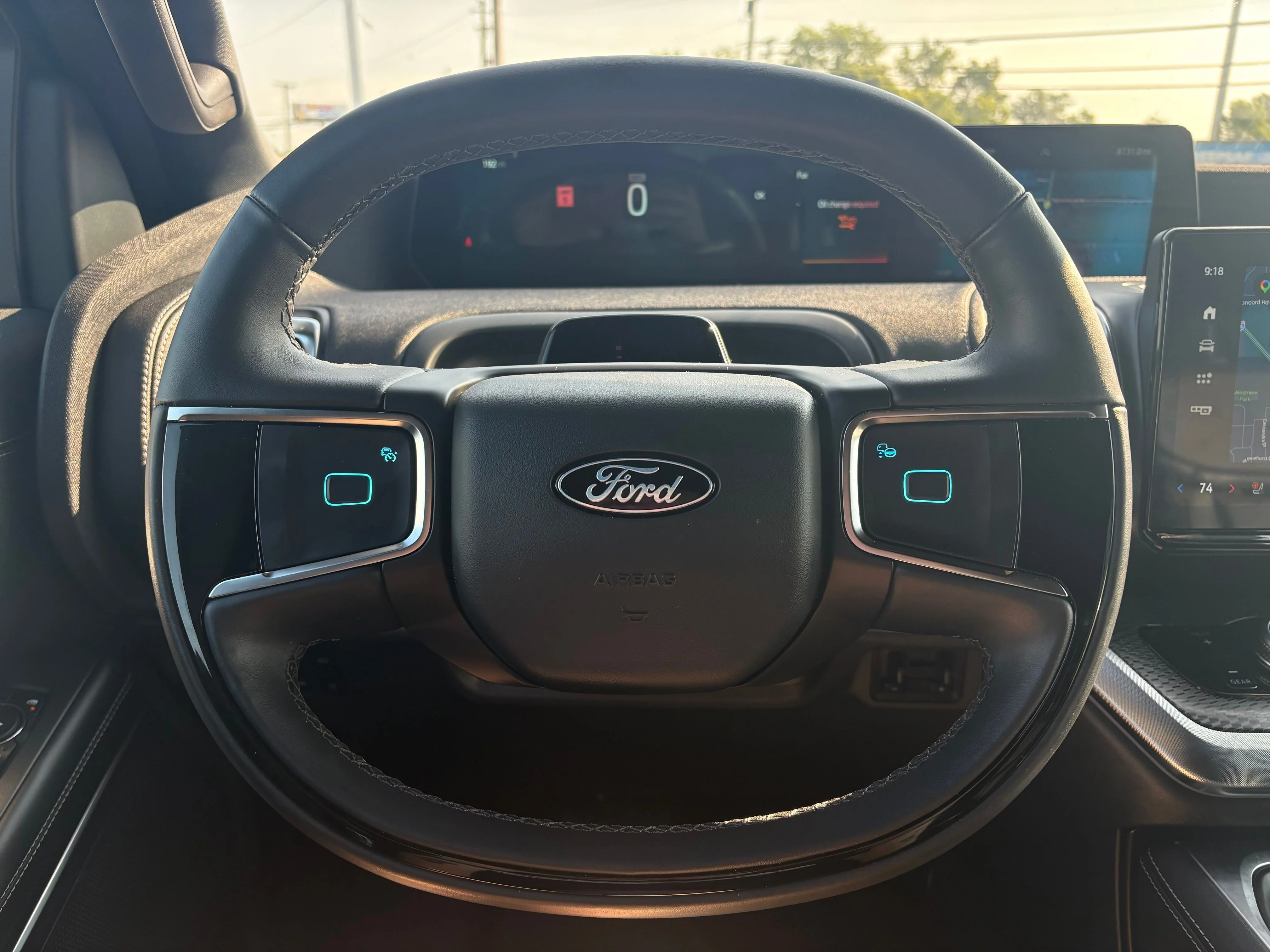 Used 2025 White Metallic Ford Platinum image 10