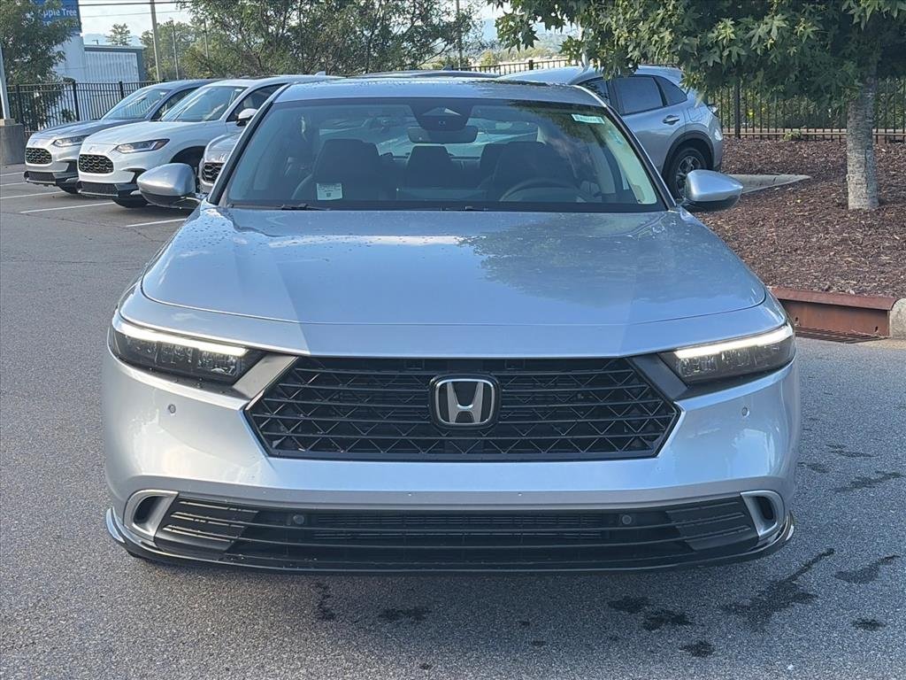 New 2026 Solar Silver Metallic Honda Touring image 5