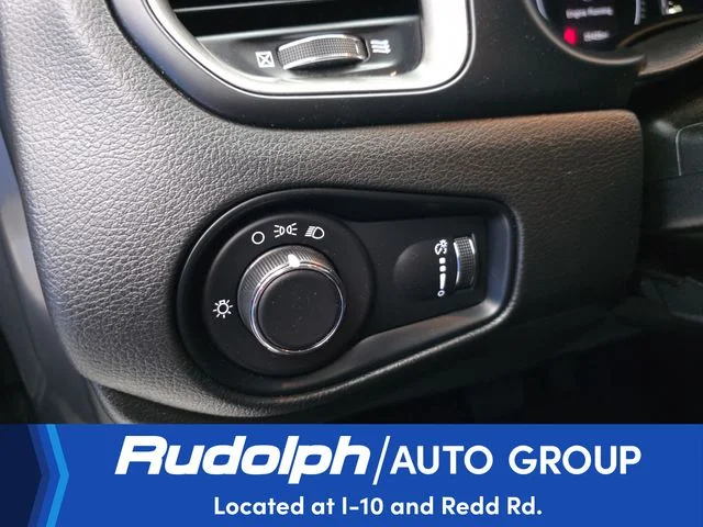 Used 2023 Gray Jeep Latitude image 12