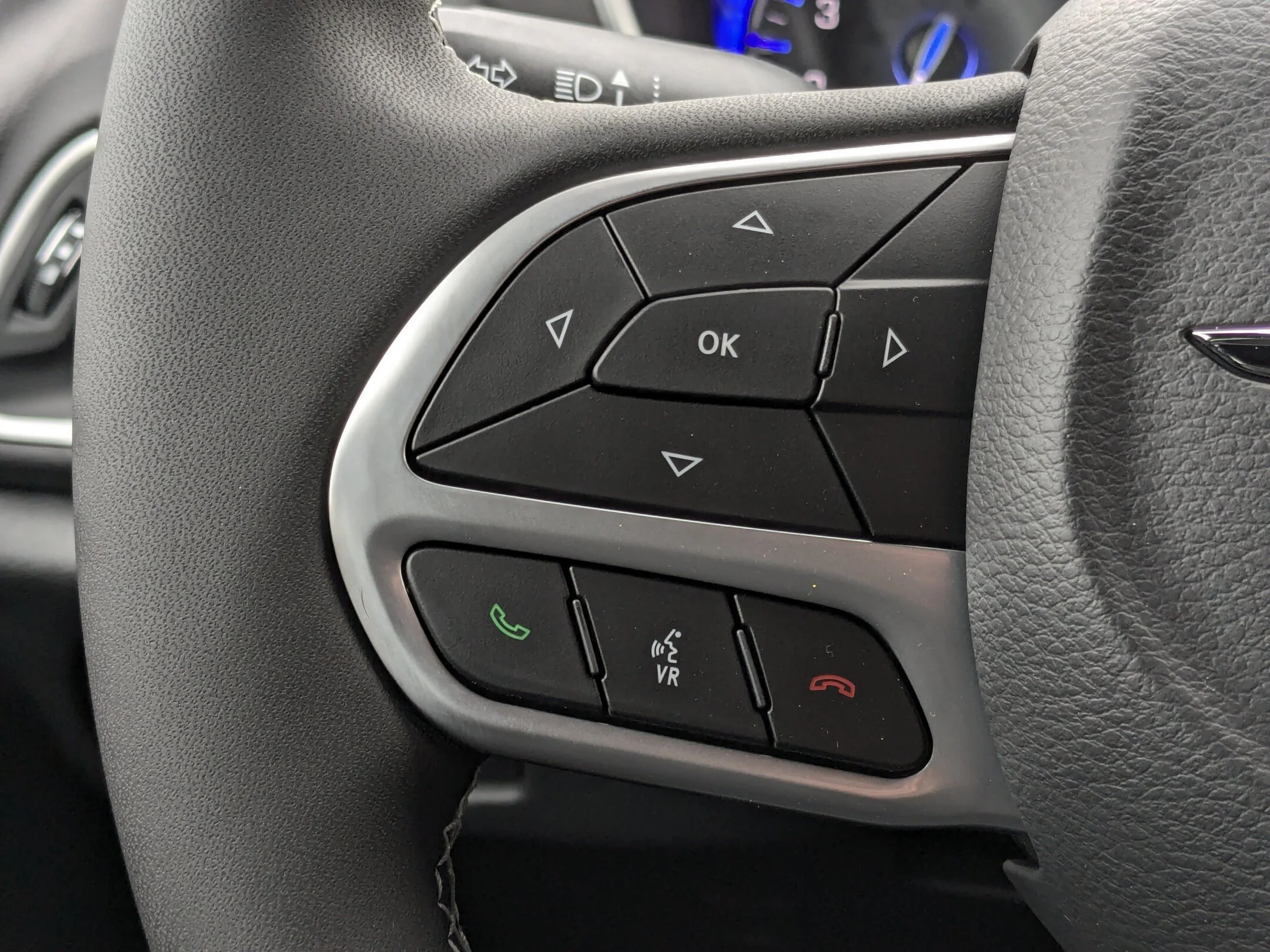 New 2026 Black Chrysler SXT - - FWD - Power Liftgate - Power Sliding Doors - Leather & More! image 17