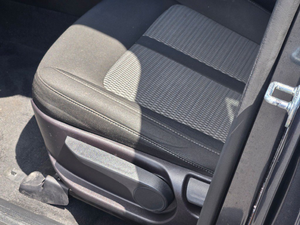 2022 Kia Sorento LX - Photo 20