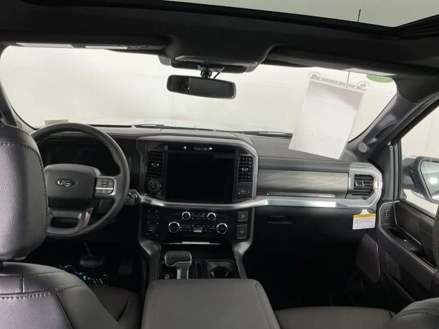 New 2025 Oxford White Ford Lariat image 28