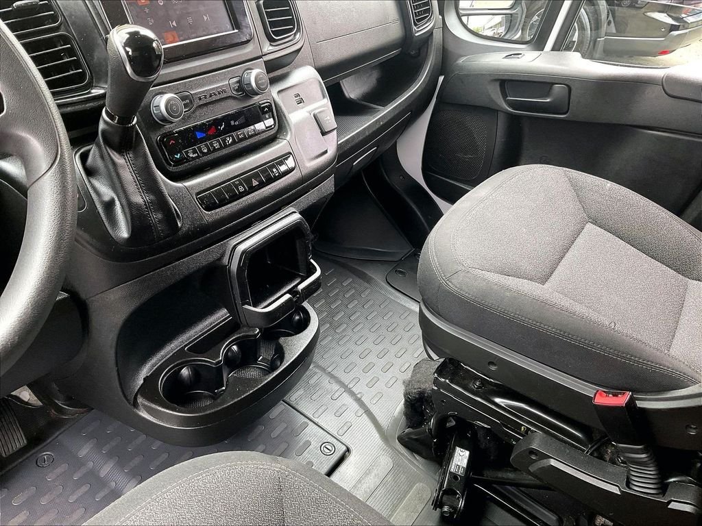 Used 2025 White Ram Base image 20