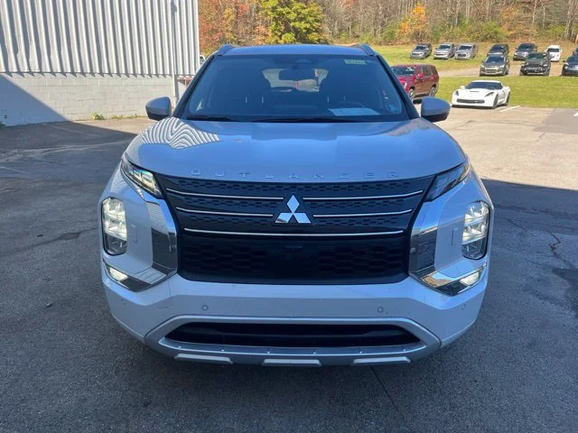 Used 2022  Mitsubishi SEL image 10
