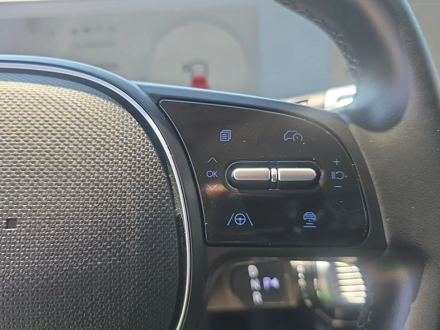 Used 2024 Digital Teal Hyundai SE image 15