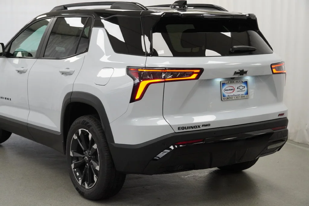 New 2027 Polar White Tricoat Chevrolet RS image 37