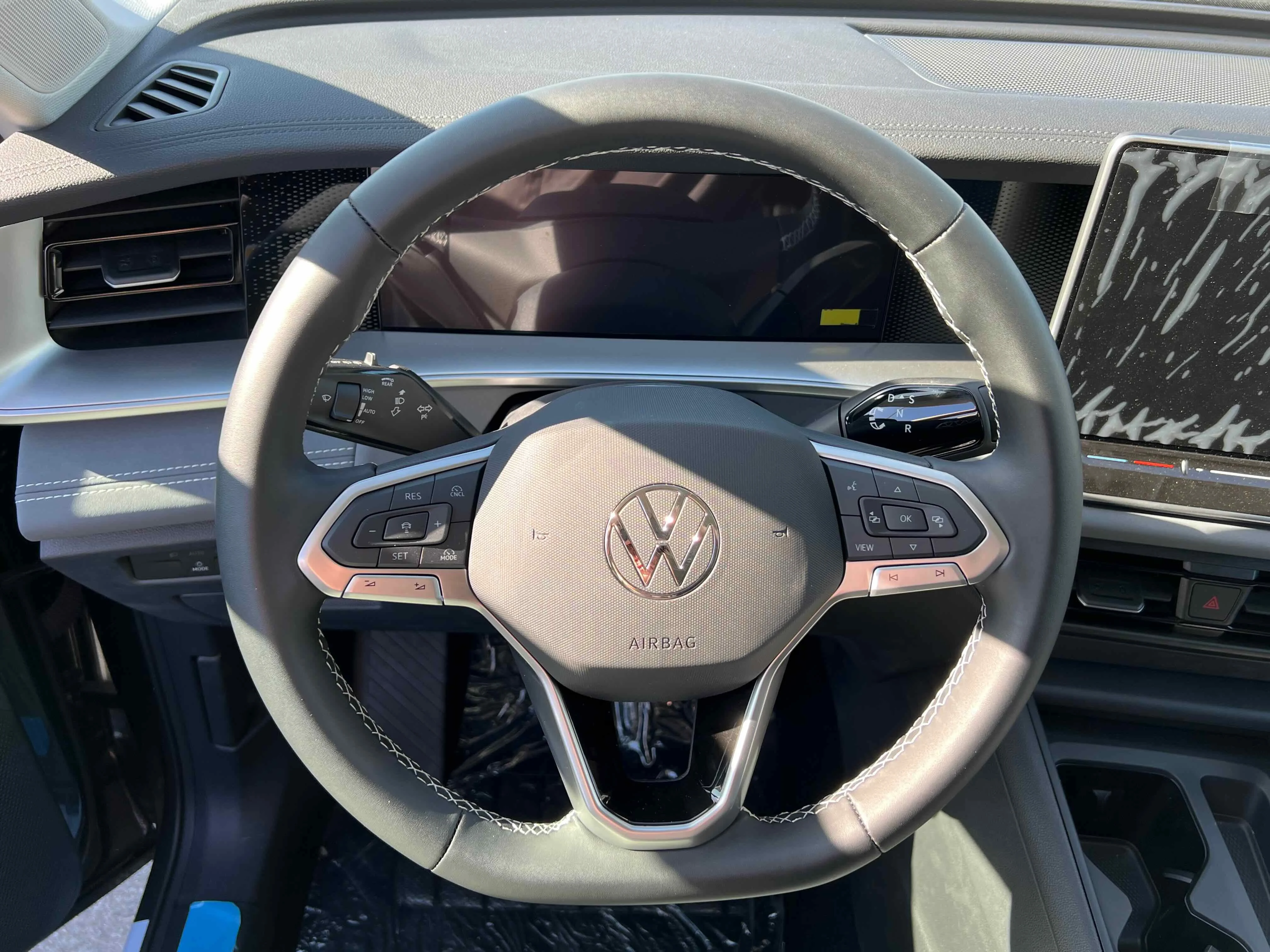 New 2025 Platinum Gray Volkswagen SE image 25
