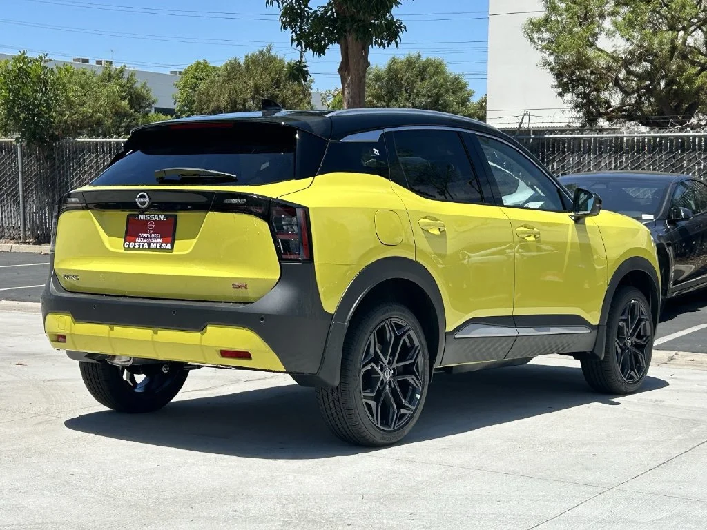 New 2026 Yuzu Yellow Metallic / Super Black Two-tone Nissan SR image 4