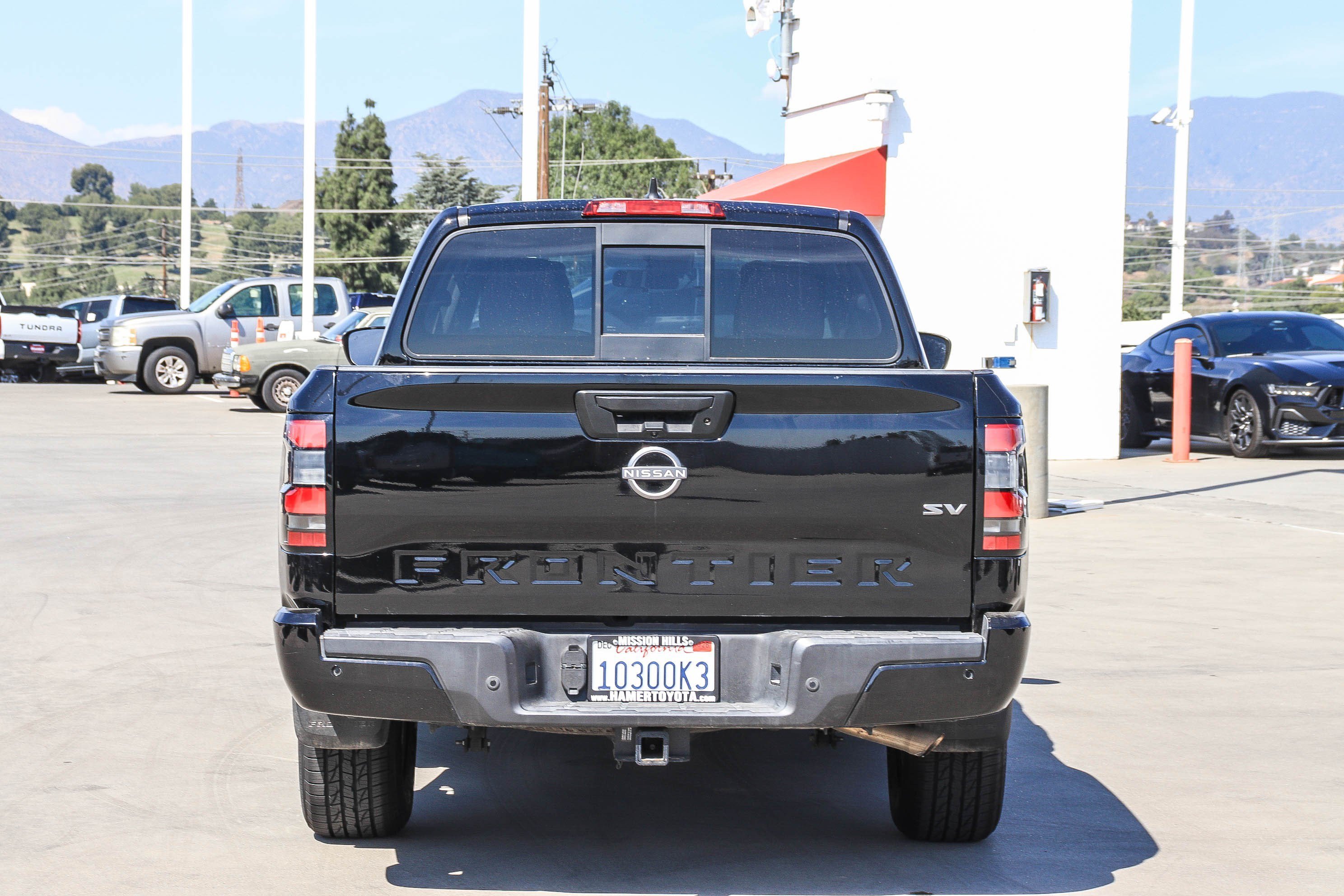 Used 2022 Super Black Nissan SV image 5