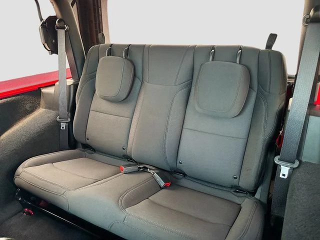 Used 2020 Red Jeep Sport S image 21