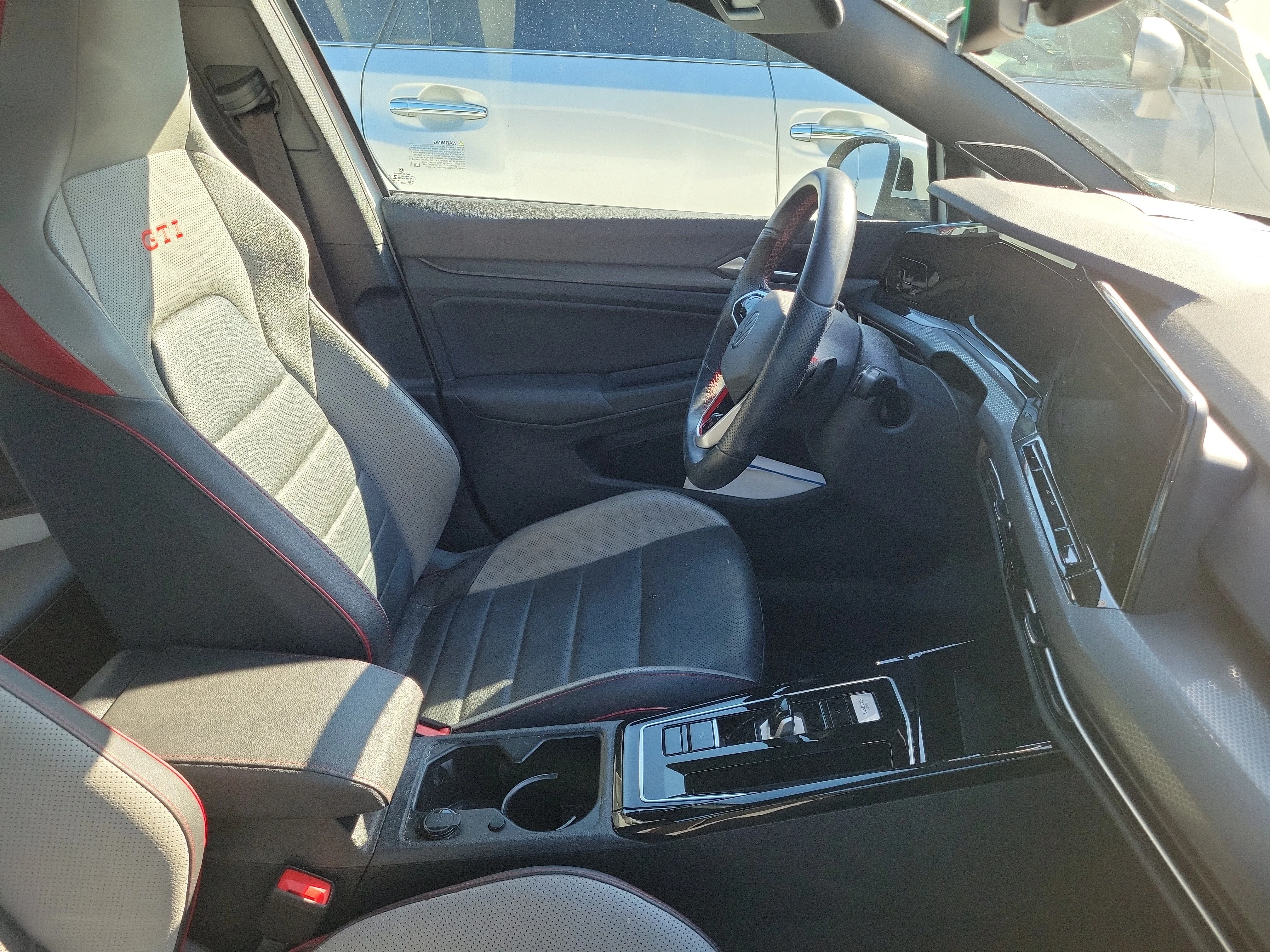 Used 2023 Opal White Pearl Volkswagen Autobahn image 3