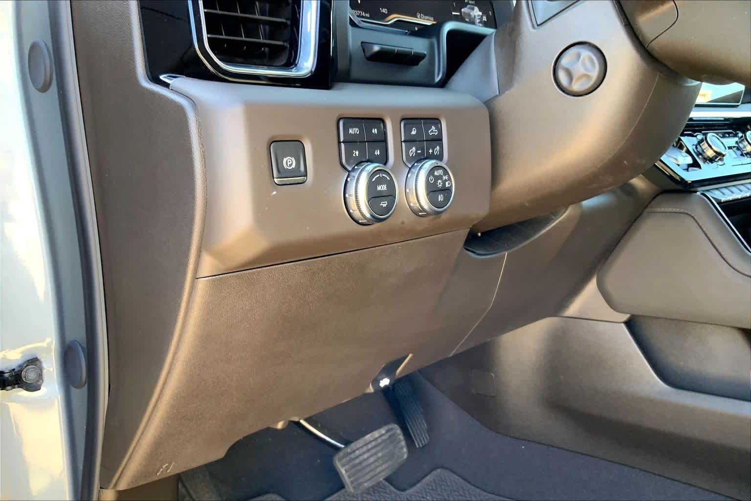 Used 2025 Sterling Metallic GMC Denali image 36