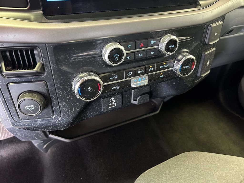 Used 2025 Black Ford XLT image 23