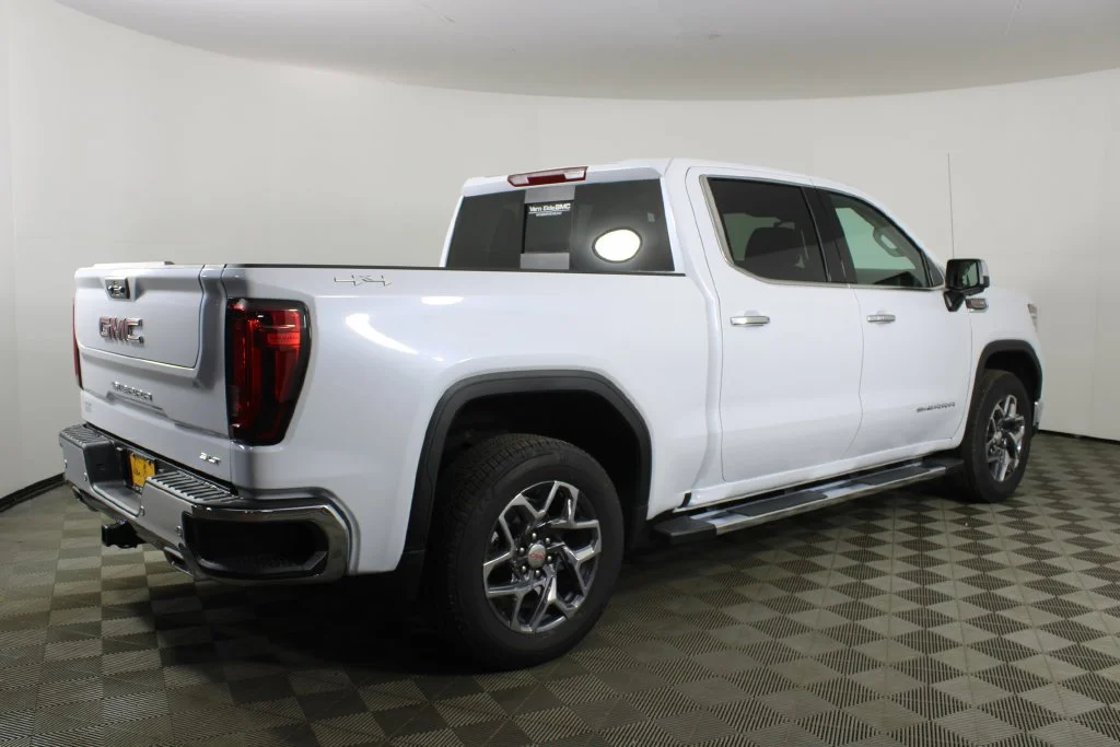2026 GMC Sierra 1500 SLT - Photo 5