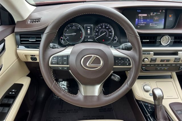 Used 2016 Red Lexus 350 image 18