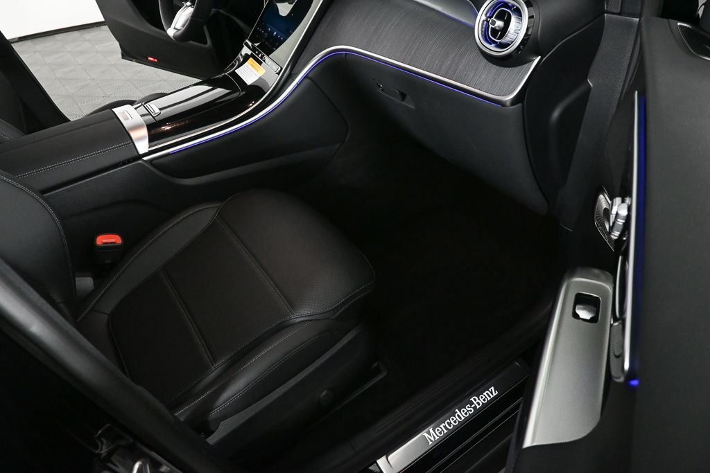 New 2026 Black Mercedes-Benz GLC 300 image 21