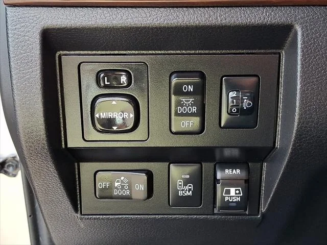 Certified Used 2016 SILVER SKY METALLIC Toyota  image 28
