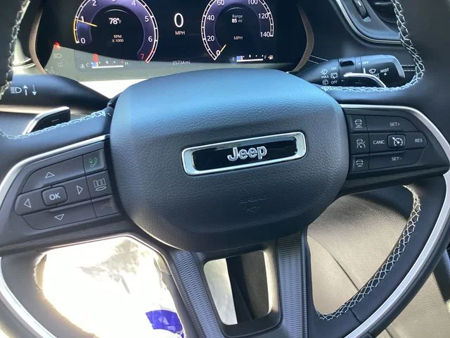 Used 2023 Baltic Gray Metallic Clearcoat Jeep Laredo X image 12