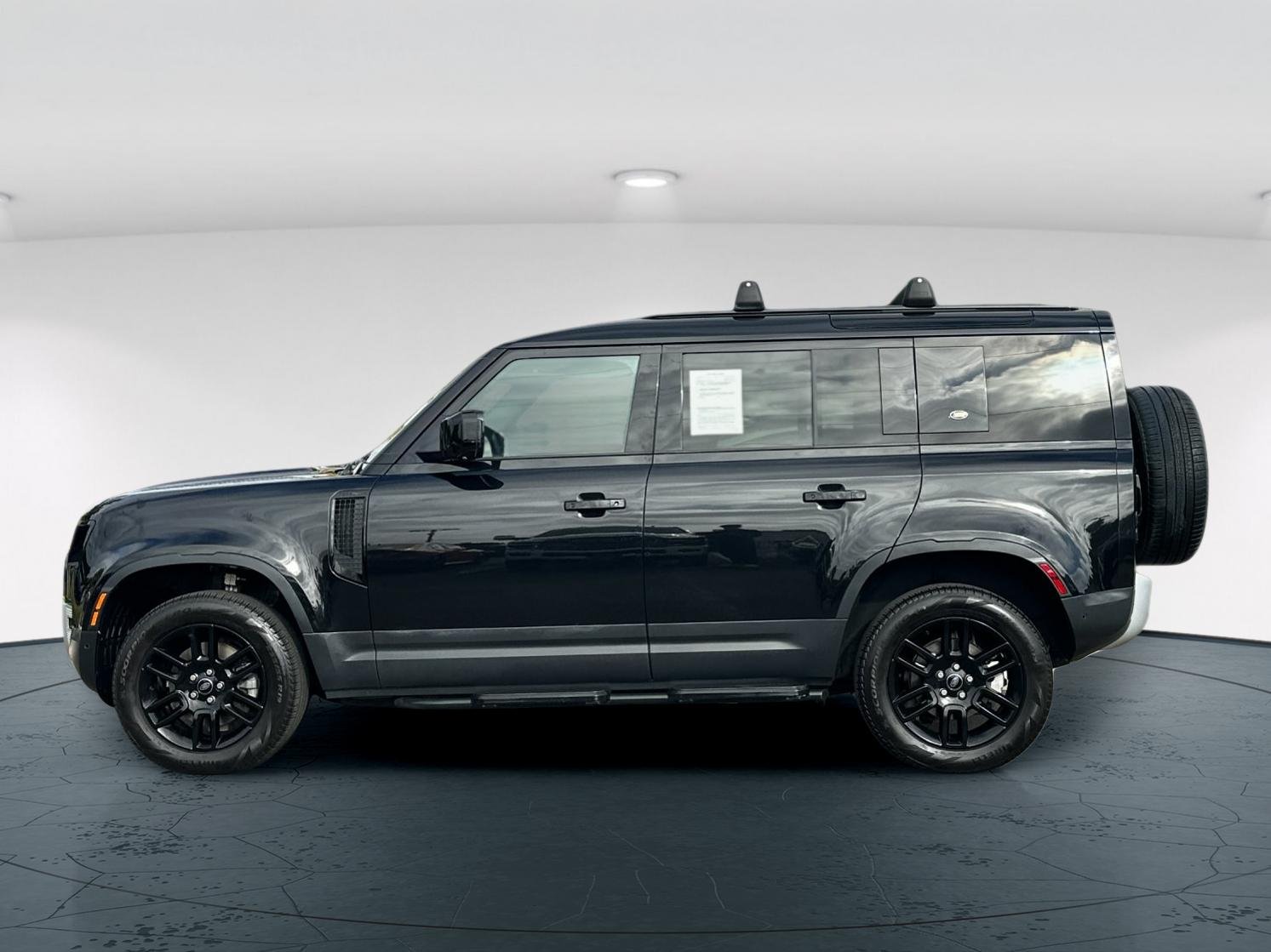 Used 2022 Santorini Black Metallic Land Rover S 4D Sport Utility image 3