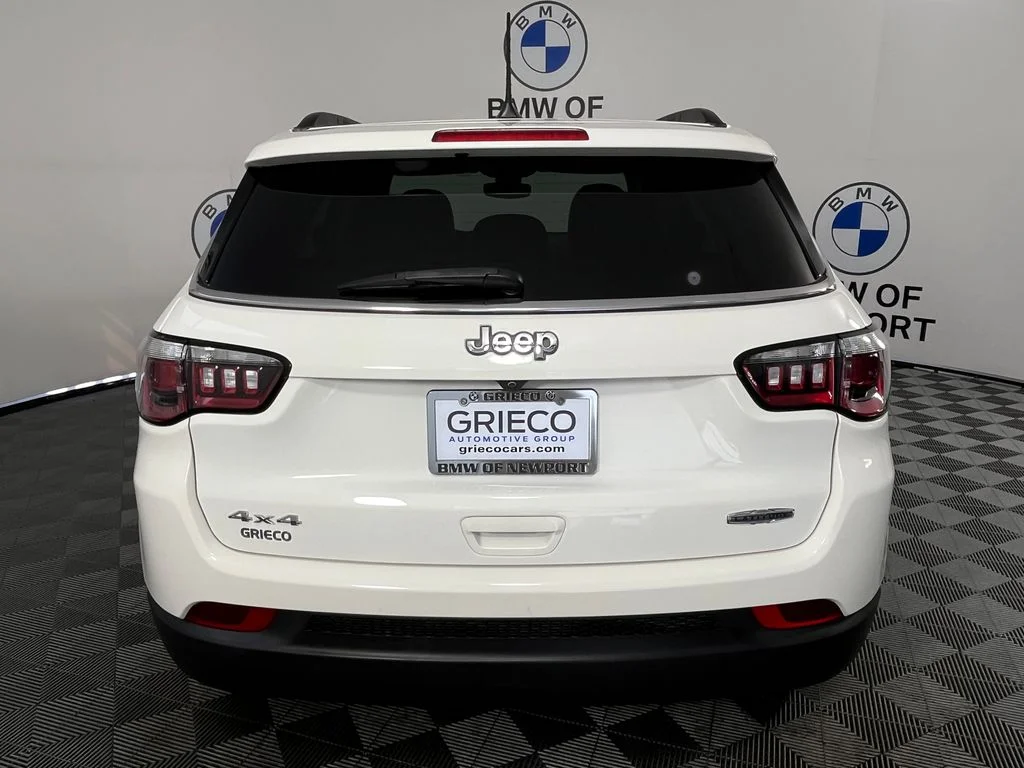 Used 2020 White Jeep Latitude image 13