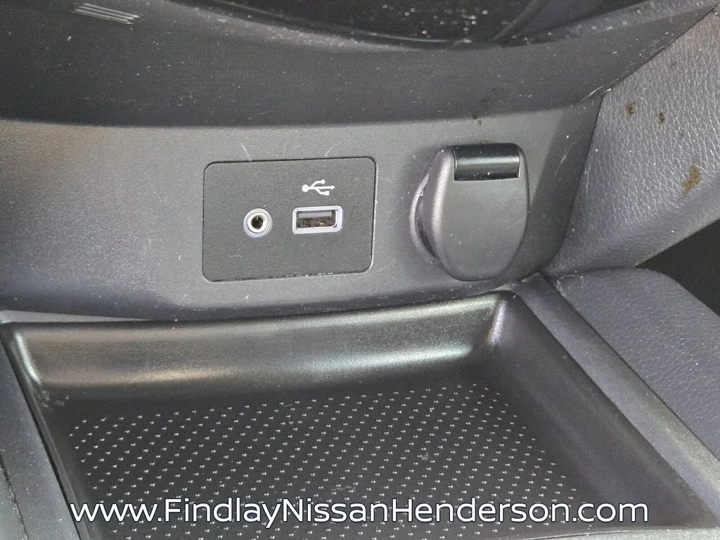Used 2019 Blue Nissan S image 28