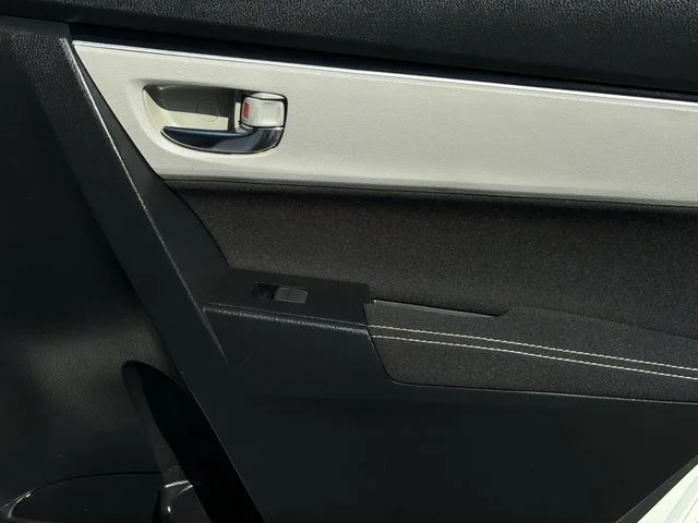 Used 2019 White Toyota LE image 33