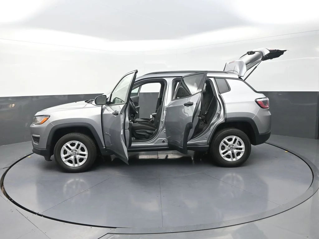Used 2018 Silver Jeep Sport image 32