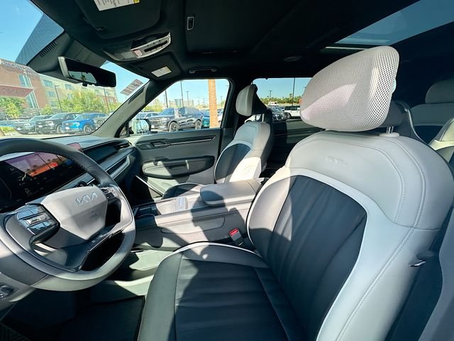 New 2026 Glacial White Pearl / Black Ro Kia GT-Line AWD image 22