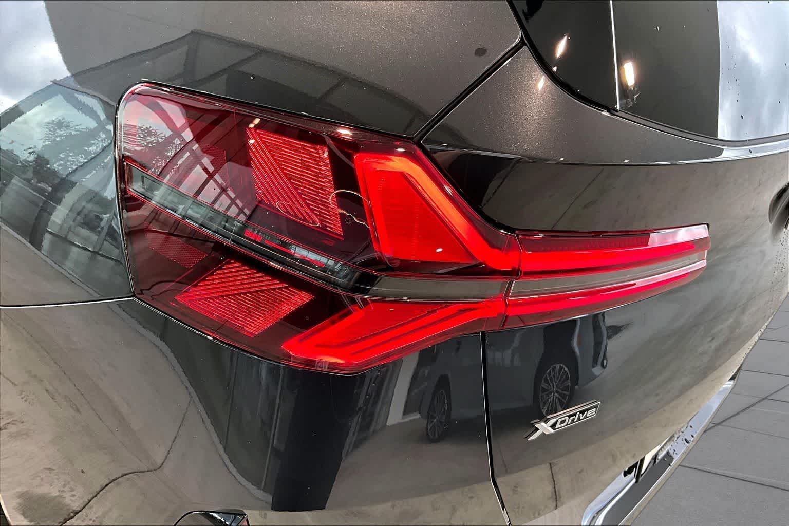 New 2026 Dark Graphite Metallic BMW 30 xDrive image 15
