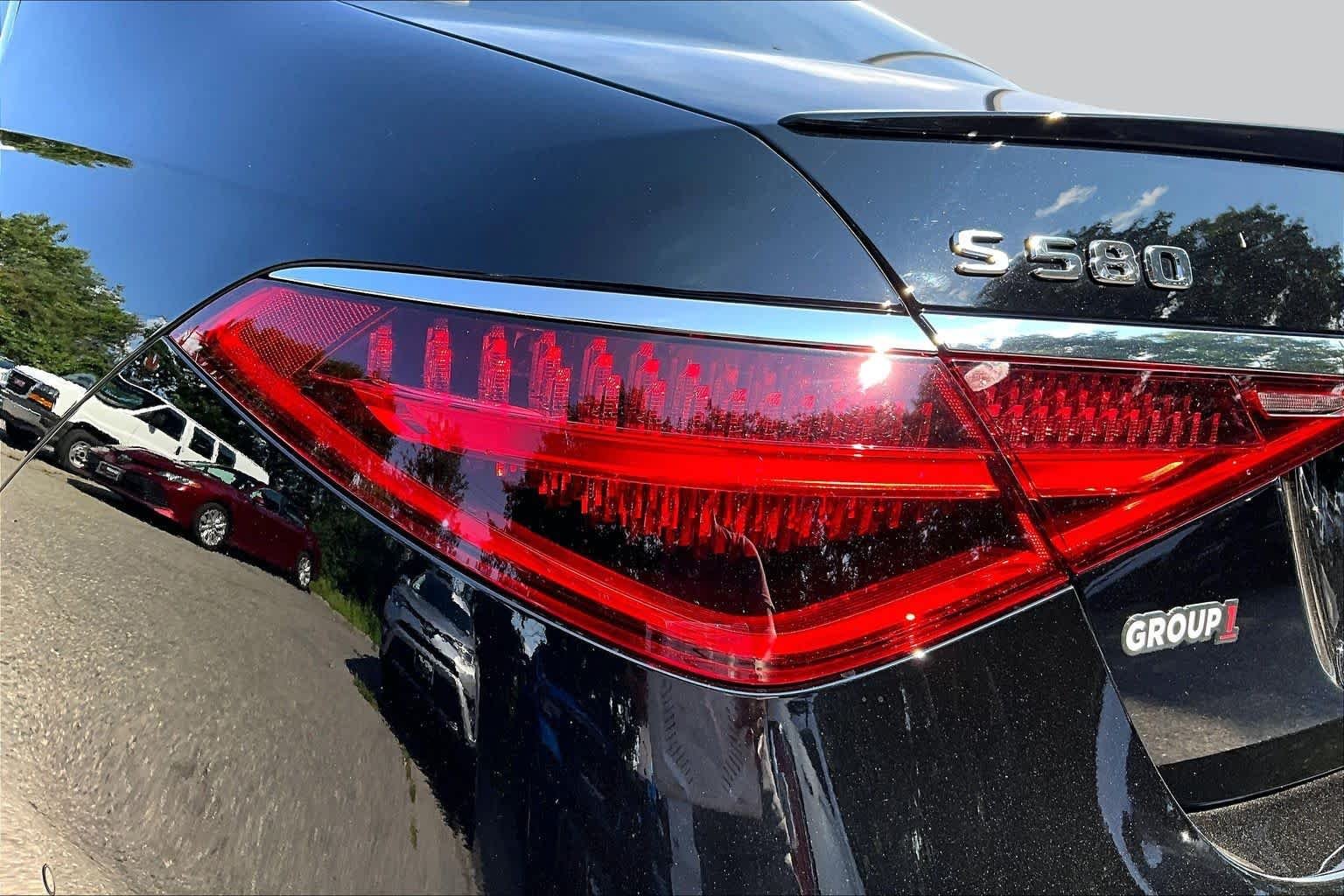 Used 2025 Black Mercedes-Benz S 580 image 27