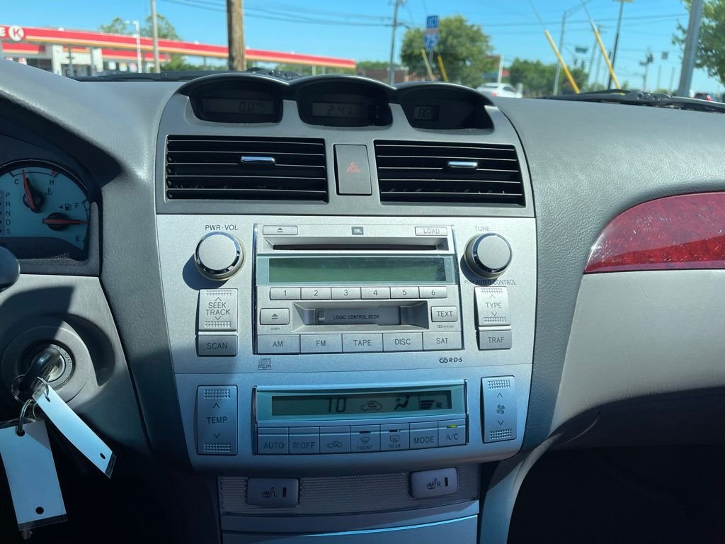 Used 2005 Black Toyota SLE image 11