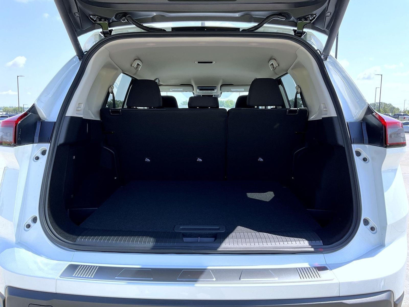 New 2026 Everest White Pearl Tricoat Nissan SV image 22