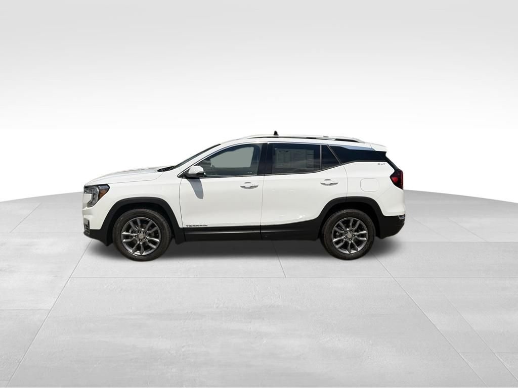 Used 2024 White GMC SLT image 2