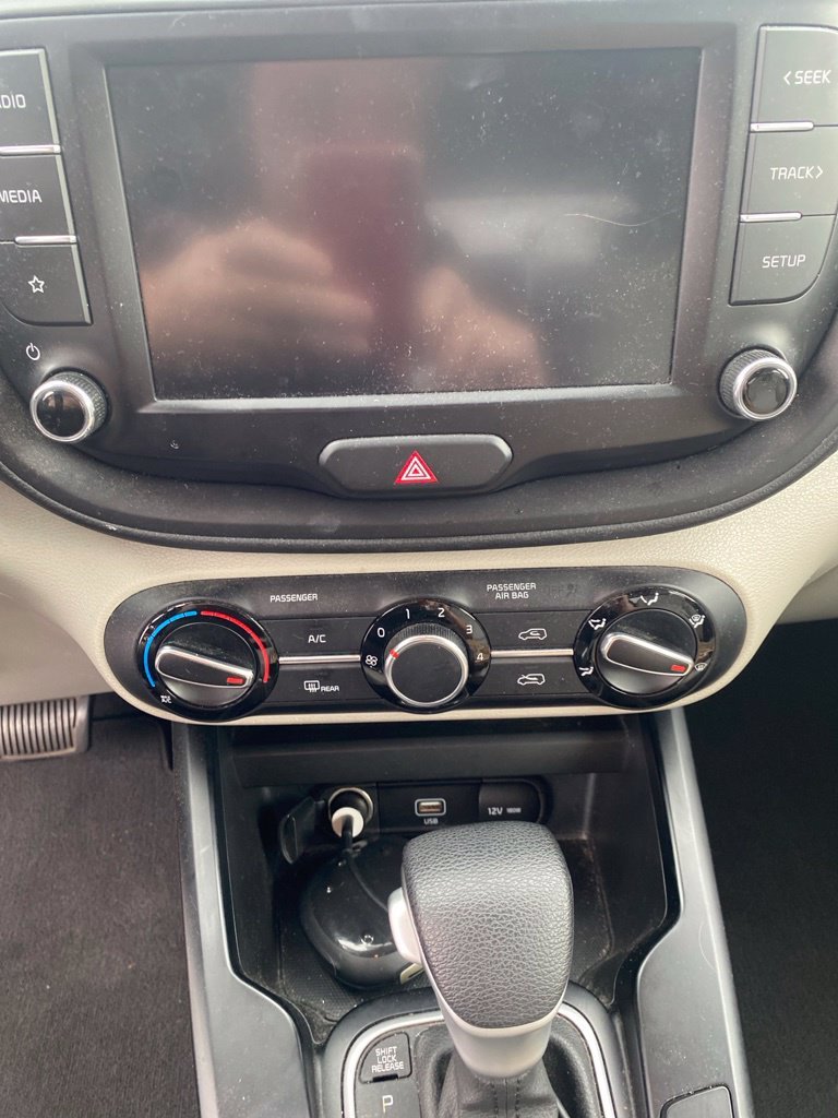 Used 2022 Red Kia LX image 11