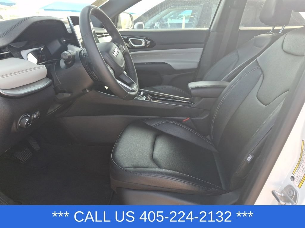 Used 2025 White Jeep Limited image 23