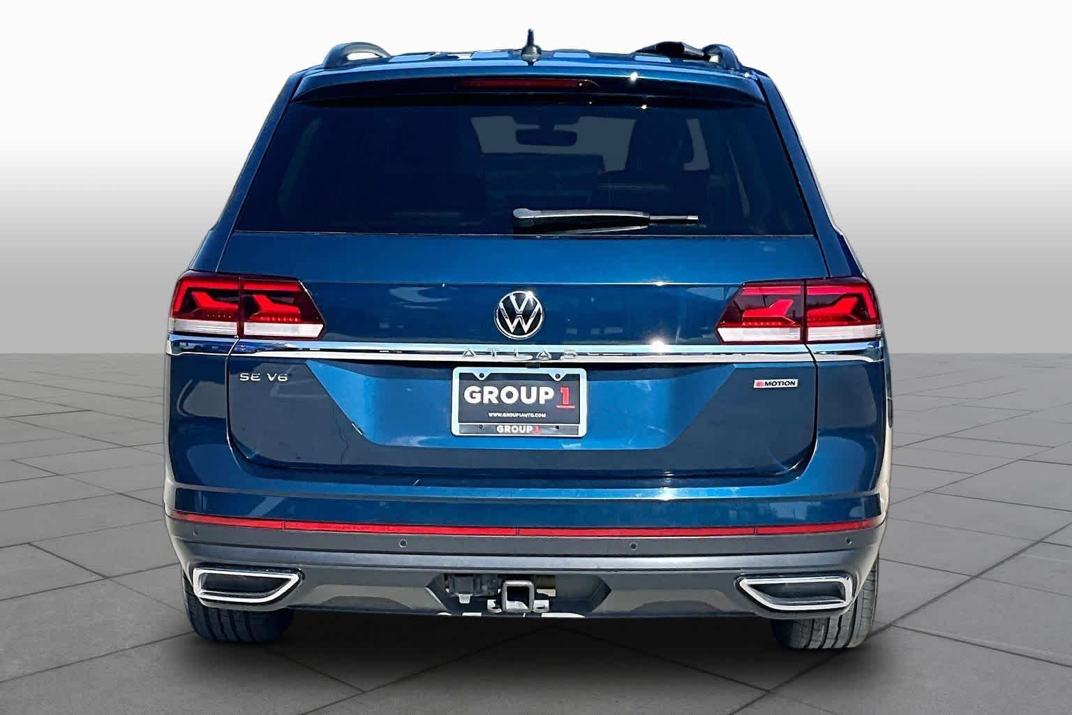 Used 2022 Tourmaline Blue Metallic Volkswagen 3.6L V6 SE w/Technology image 5