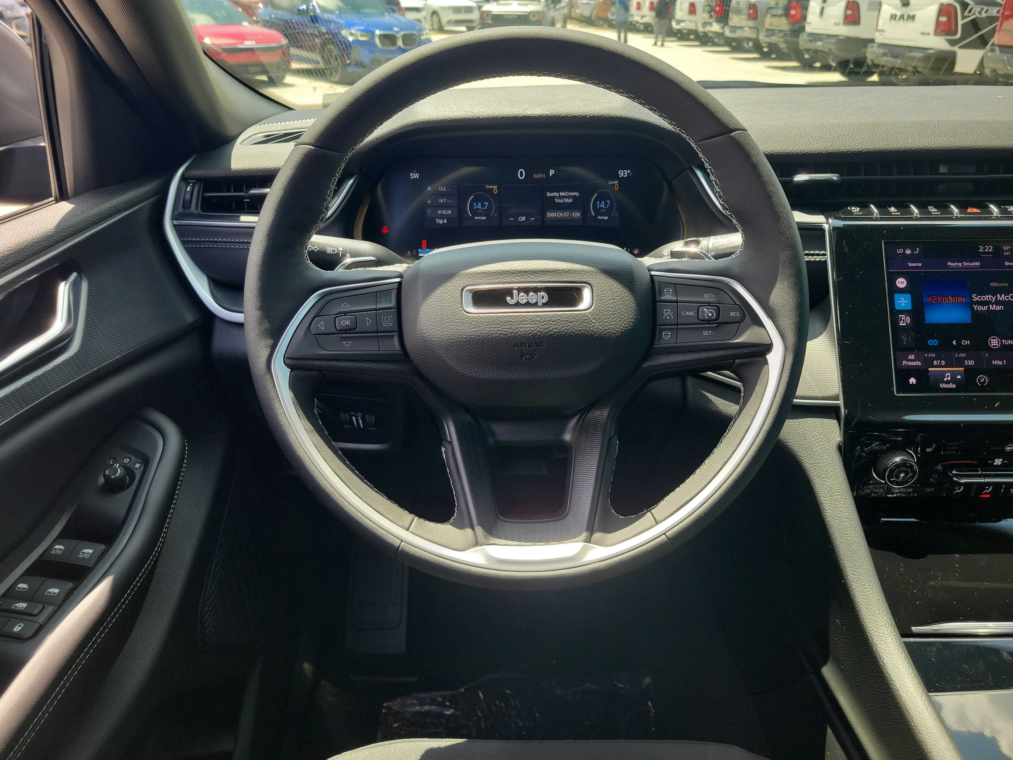 New 2026 Diamond Black Crystal Pearlcoat Jeep Laredo X image 15