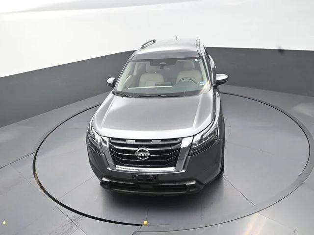 Used 2024 Gray Nissan SV image 25