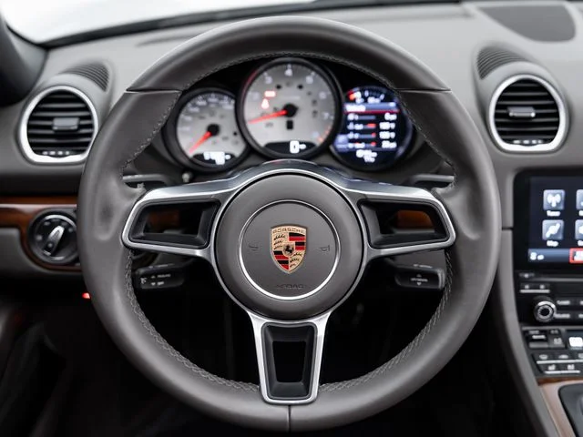 Certified Used 2017  Porsche S image 10