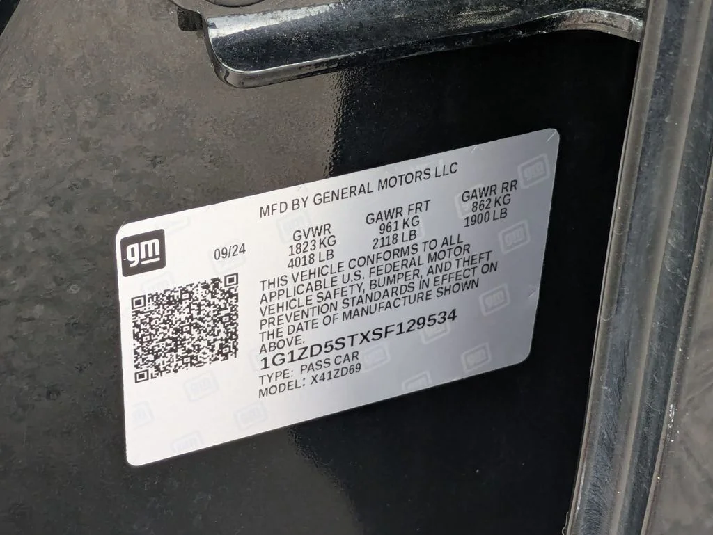 Used 2025 Black Chevrolet LT image 27
