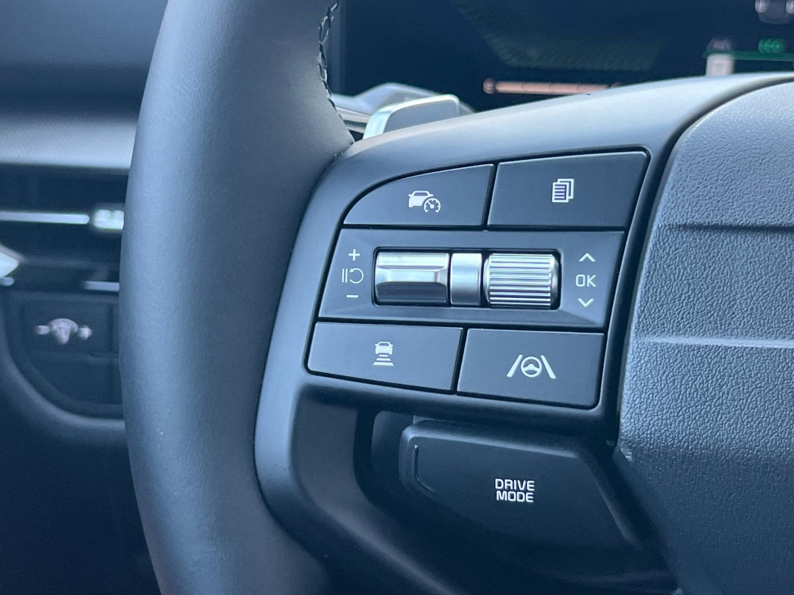 New 2027 Gravity Gray Kia LX image 26