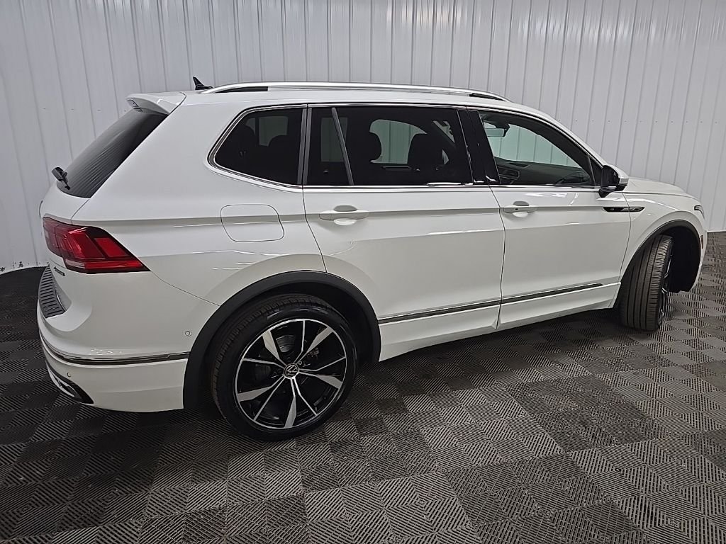 Used 2024 White Volkswagen 2.0T SEL R-Line image 3