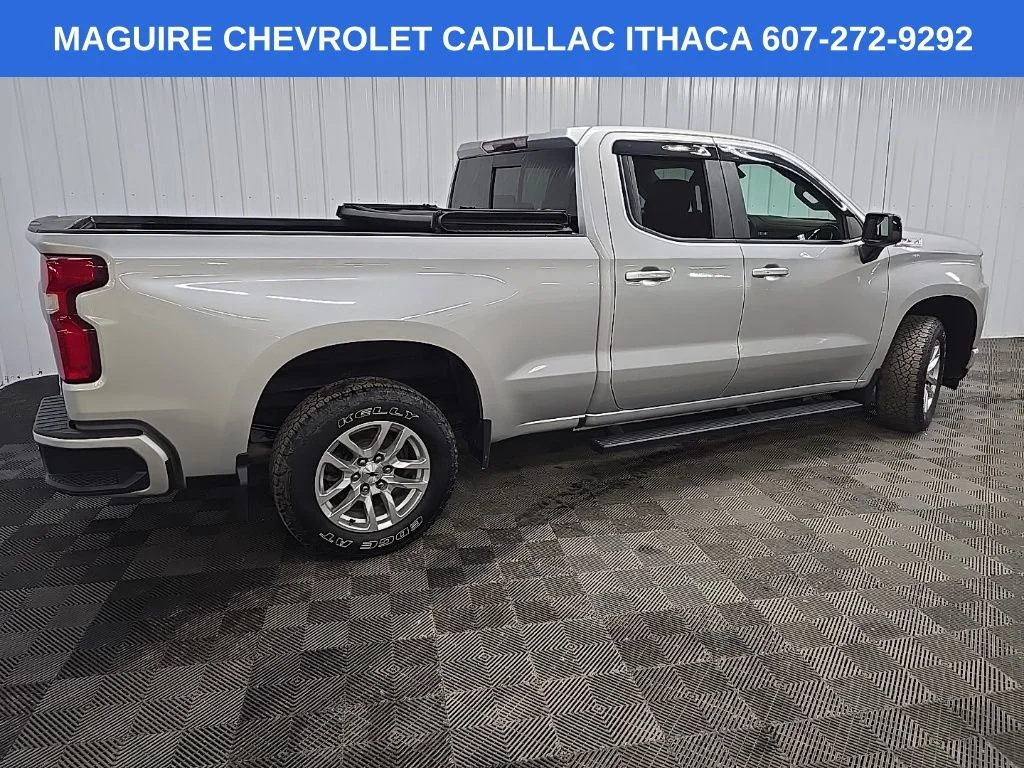 Used 2020 Silver Chevrolet RST image 3