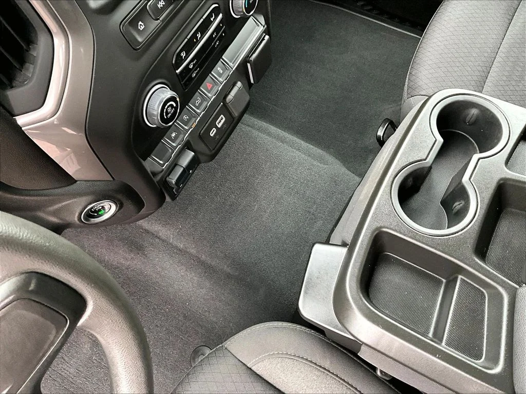 Used 2023 White Chevrolet Custom image 16
